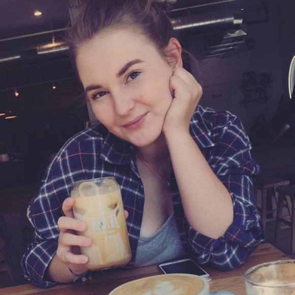 Meet your Posher, Jenae - Picture 1 of 1